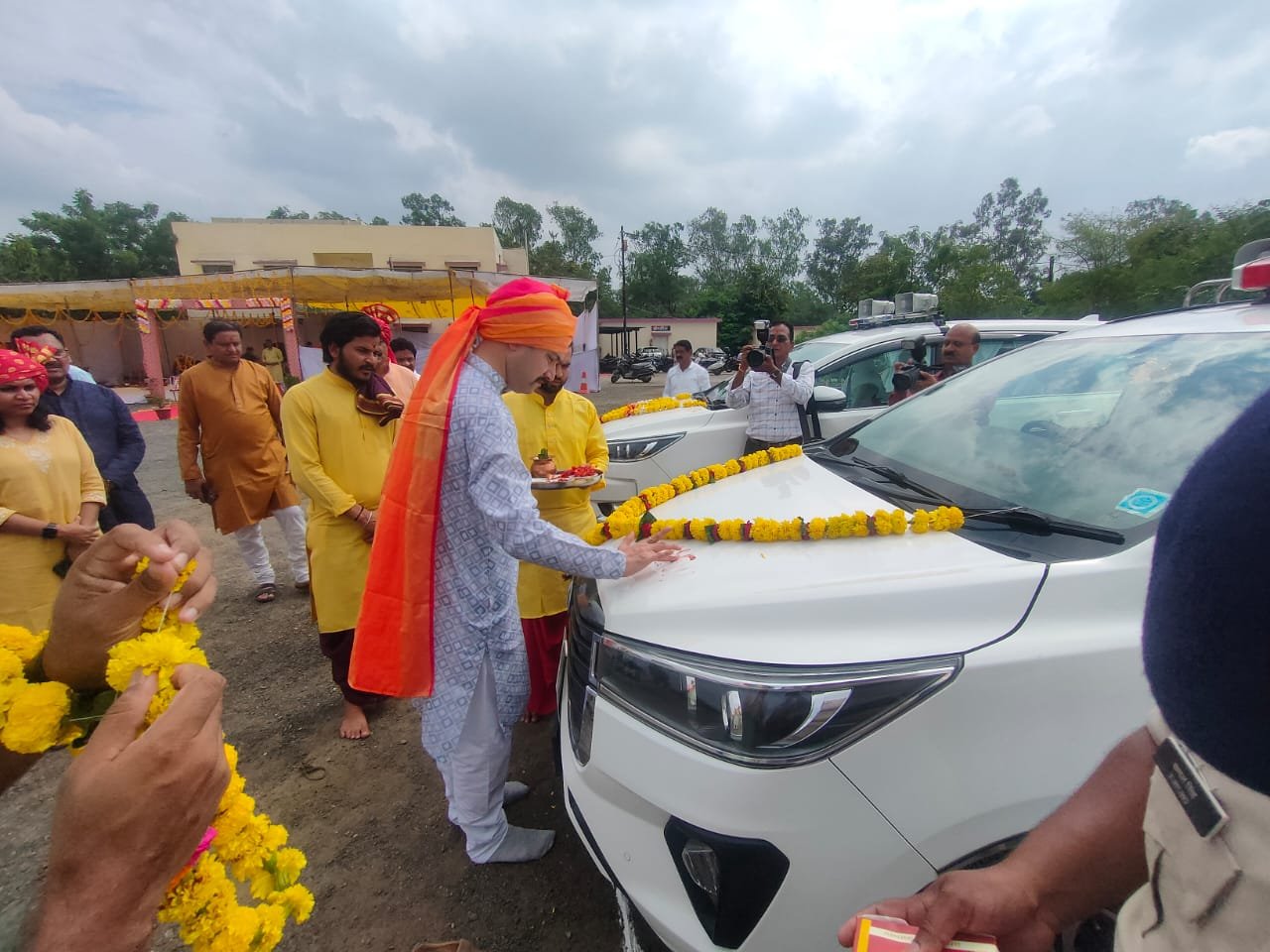 रतलाम 👉विजयादशमी के अवसर पर पुलिस लाइन रतलाम में शस्त्र पूजा का आयोजन सम्पन्न हुआ
