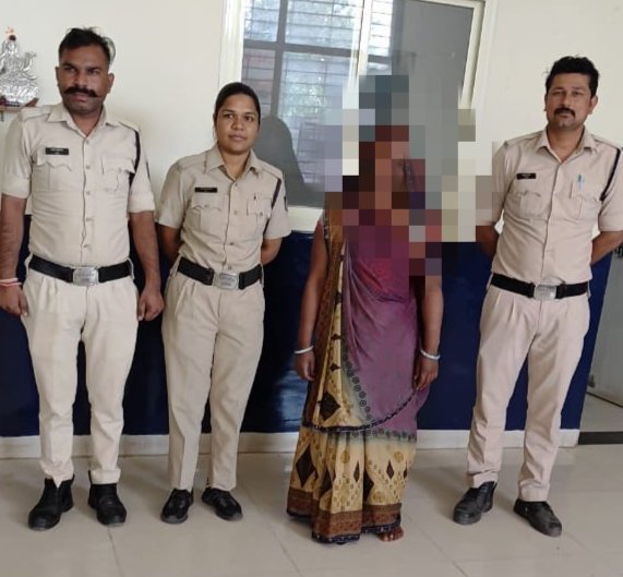 रतलाम पुलिस अधीक्षक की सख्त कार्यवाही के चलते अवैध मादक पदार्थ के विरुद्ध एक दिन में पांच कार्रवाई*