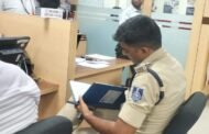 रतलाम पुलिस ने बैंकों में पहुंचकर सुरक्षा मापदंड की जांच की